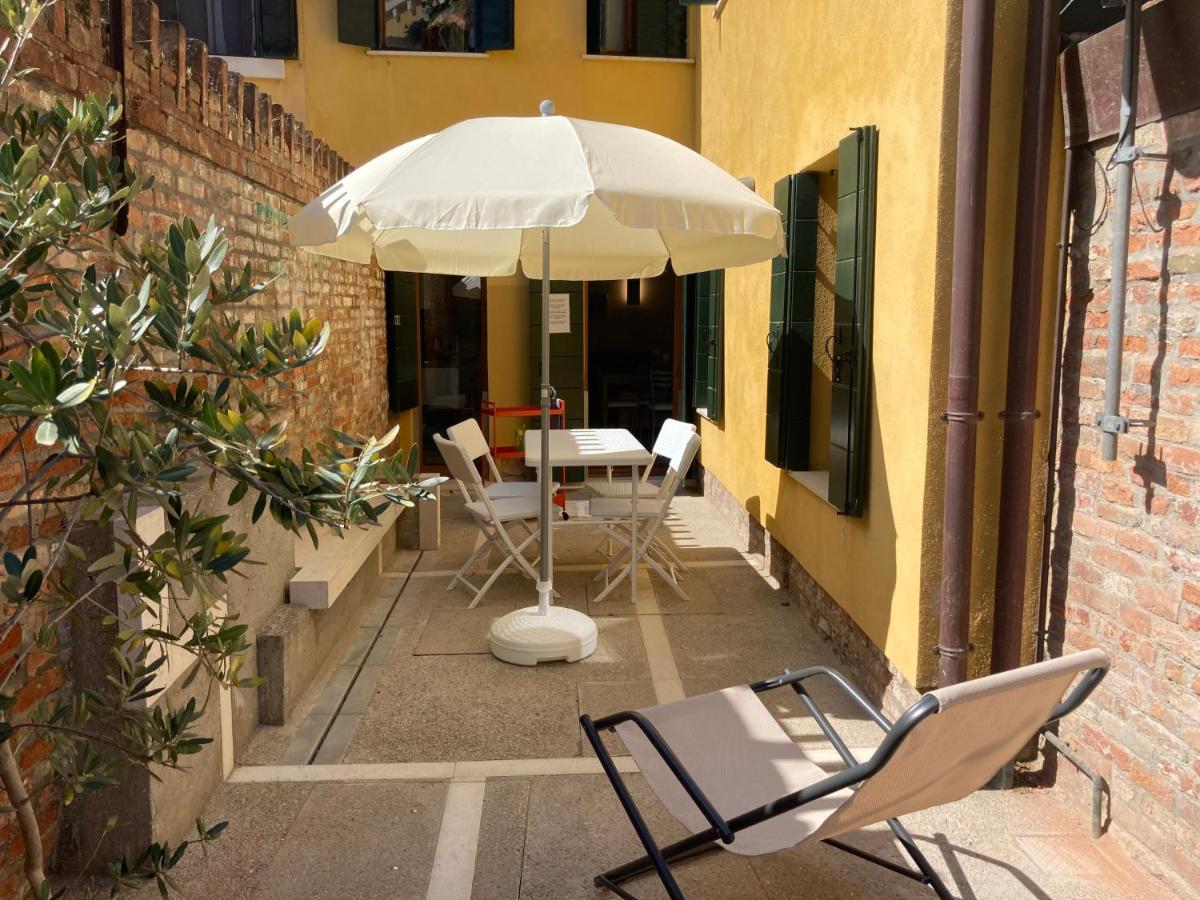 Appartamento Tre Archi Con Corte Privata Венеция Екстериор снимка