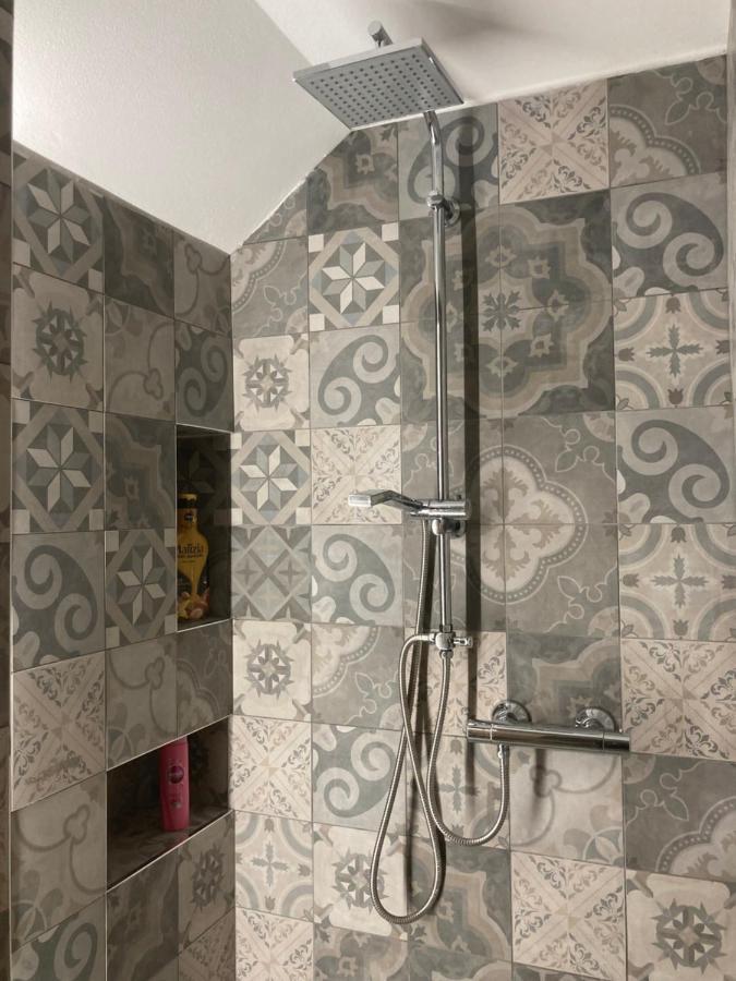 Appartamento Tre Archi Con Corte Privata Венеция Екстериор снимка